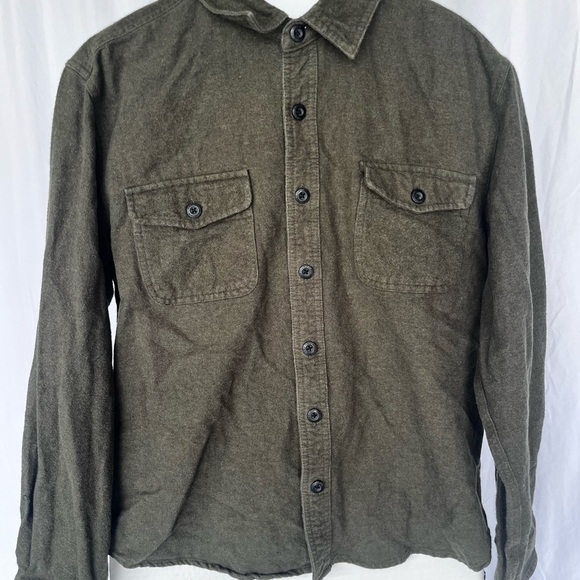 Green Casual Button Down Shirt with Collared Neckline - Picture 1 of 7